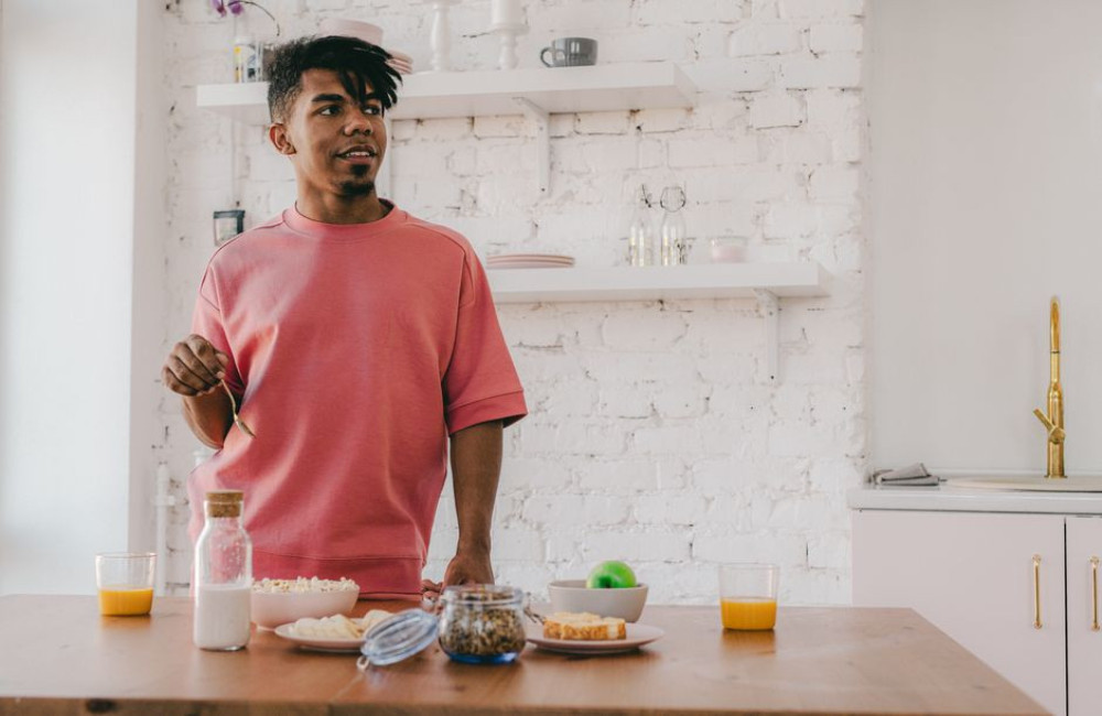 Hoeveel calorieën eet een man van 85 kilo en 1,85 m om 0,5 kilo per week af te vallen